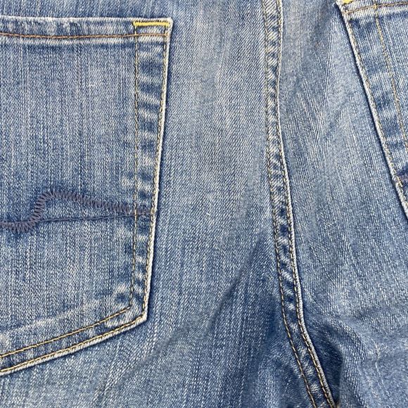 Women's Blue Jeans - Picture 14 of 16